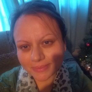 Meet your Posher, Lora